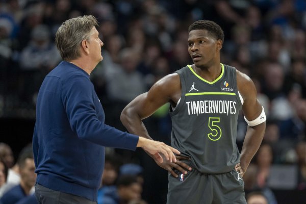 金牛配资 苏群：森林狼内部出现了严重的分歧 队员们不满教练的安排和智慧