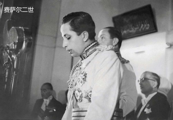 双悦网 伊拉克王室团灭，有人被扒光到处拖，国王死了52年才下葬